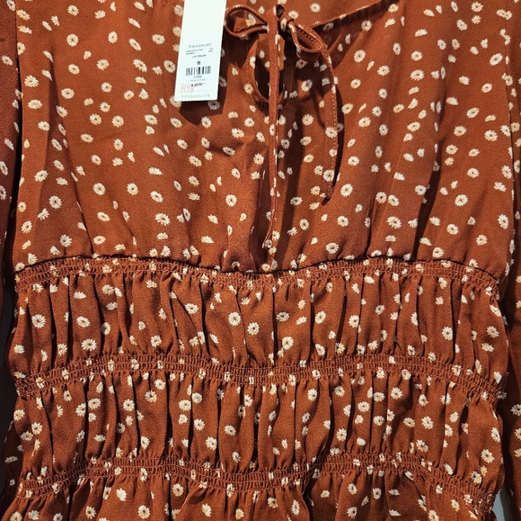 Francesca's collection, floral top long-sleeved, size medium nwt - Picture 7 of 8